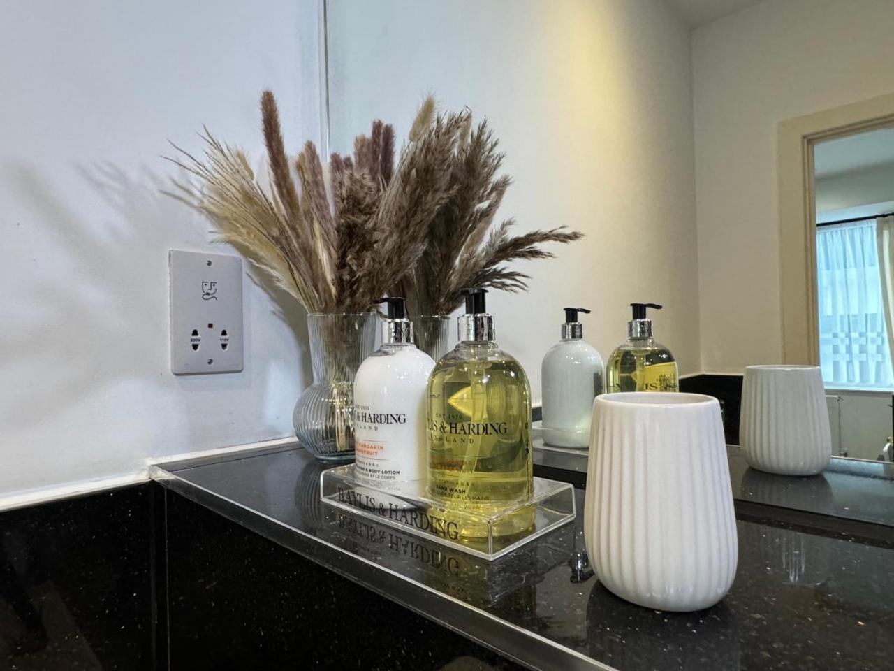 Luxury 2 Bedroom Apartment In Central Croydon With Free Parking Exterior photo