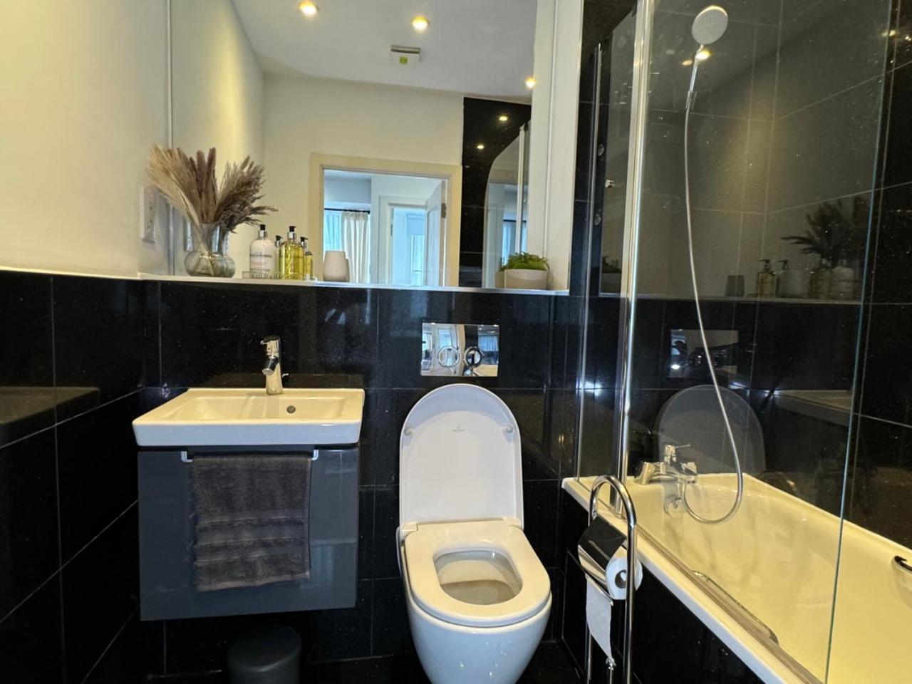 Luxury 2 Bedroom Apartment In Central Croydon With Free Parking Exterior photo