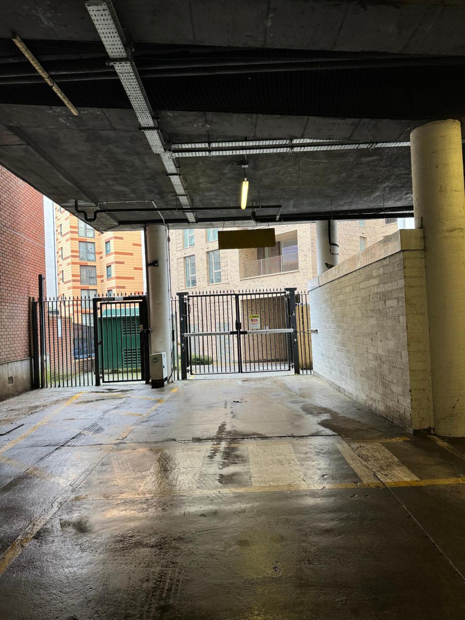 Luxury 2 Bedroom Apartment In Central Croydon With Free Parking Exterior photo